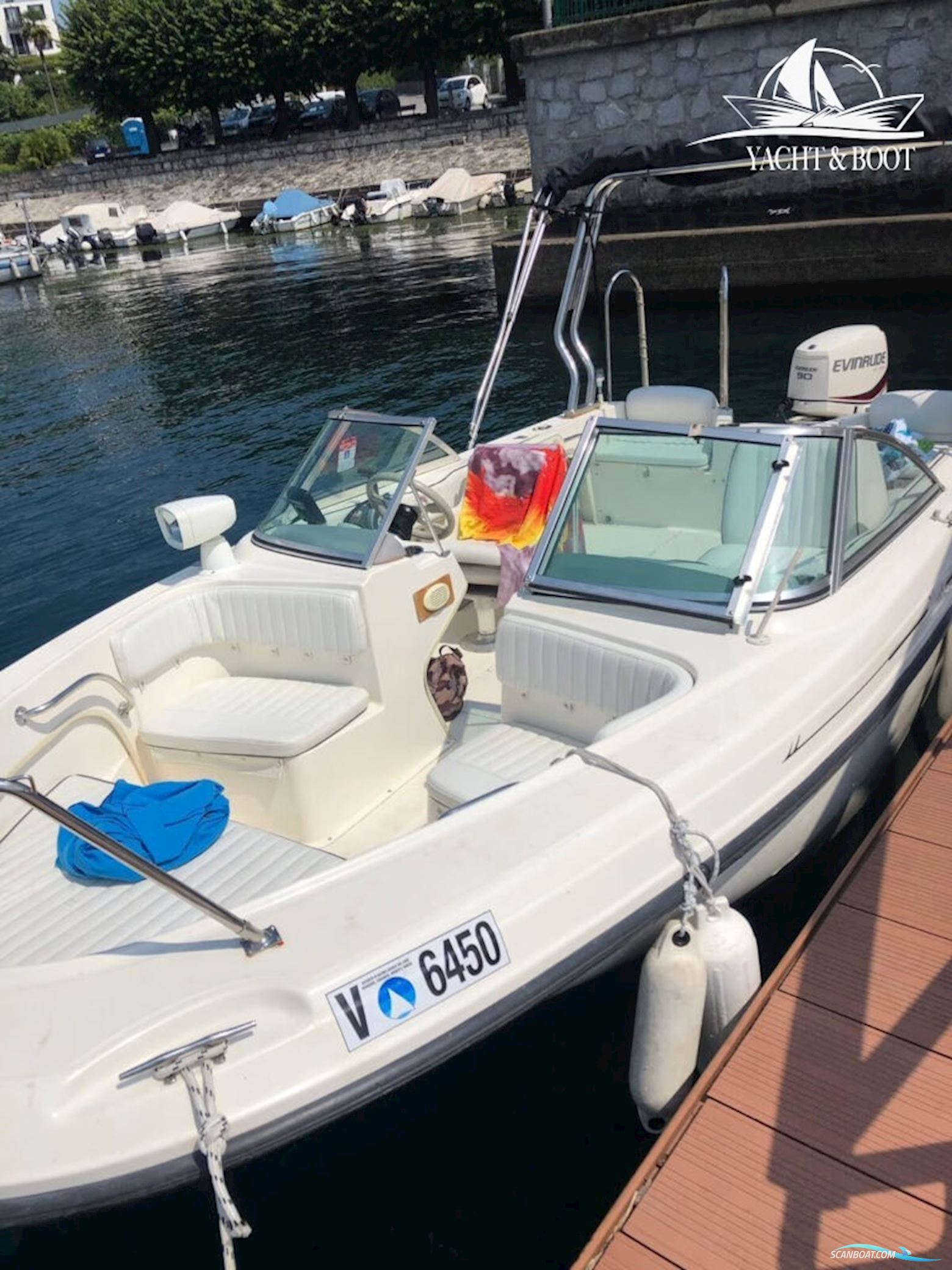 Boston Whaler Ventura 18
