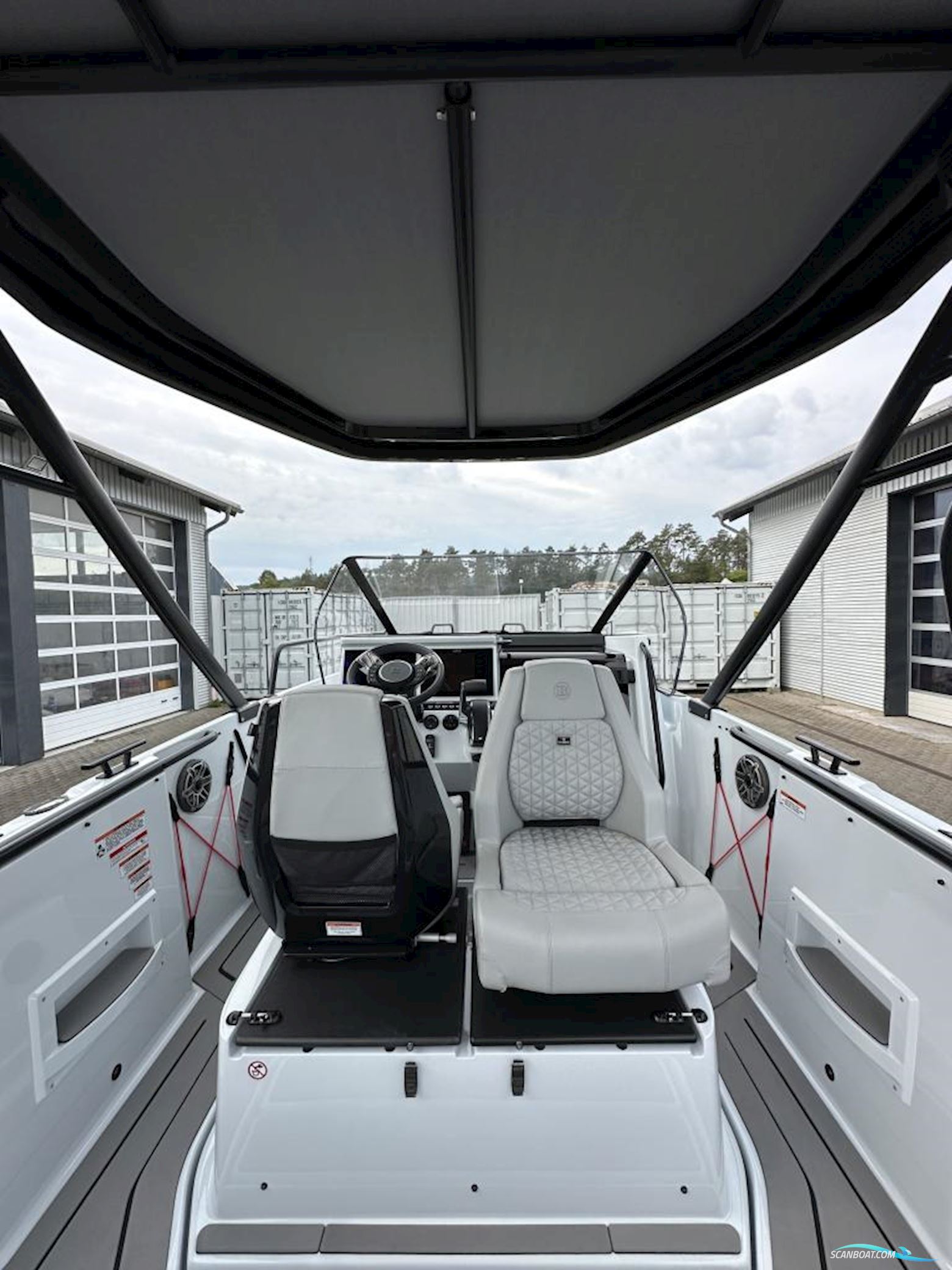 Brabus 300 Shadow - Multistorage