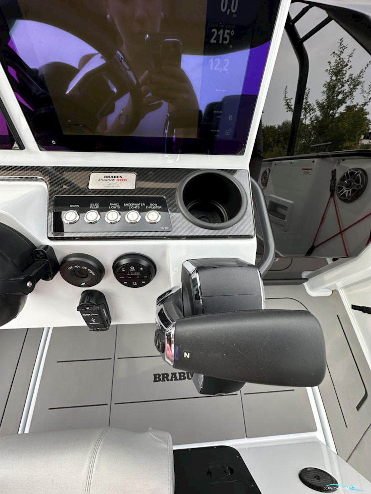 Brabus 300 Shadow - Multistorage