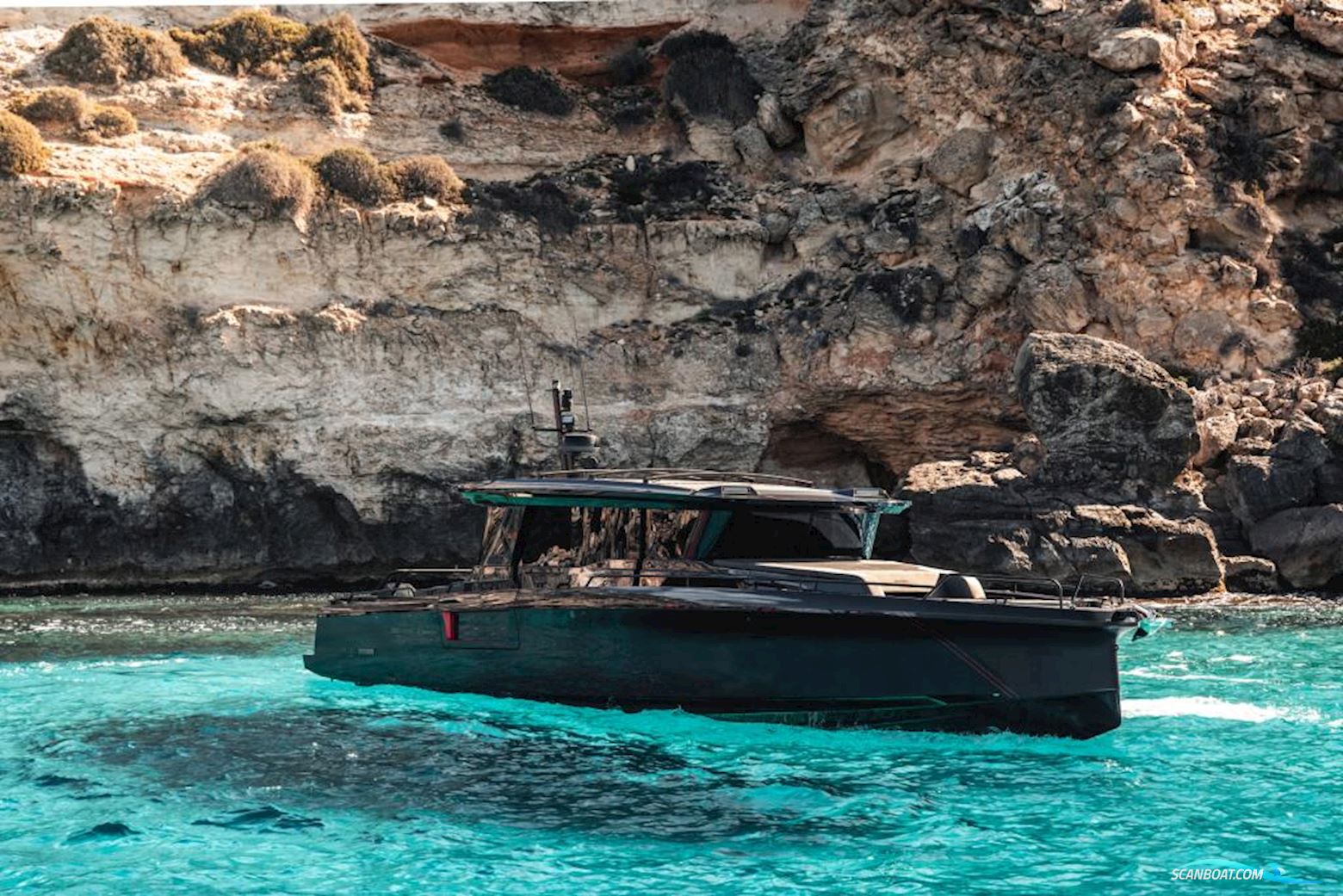 Brabus Shadow 1200 Cross Cabin Motorboat 2025, Germany