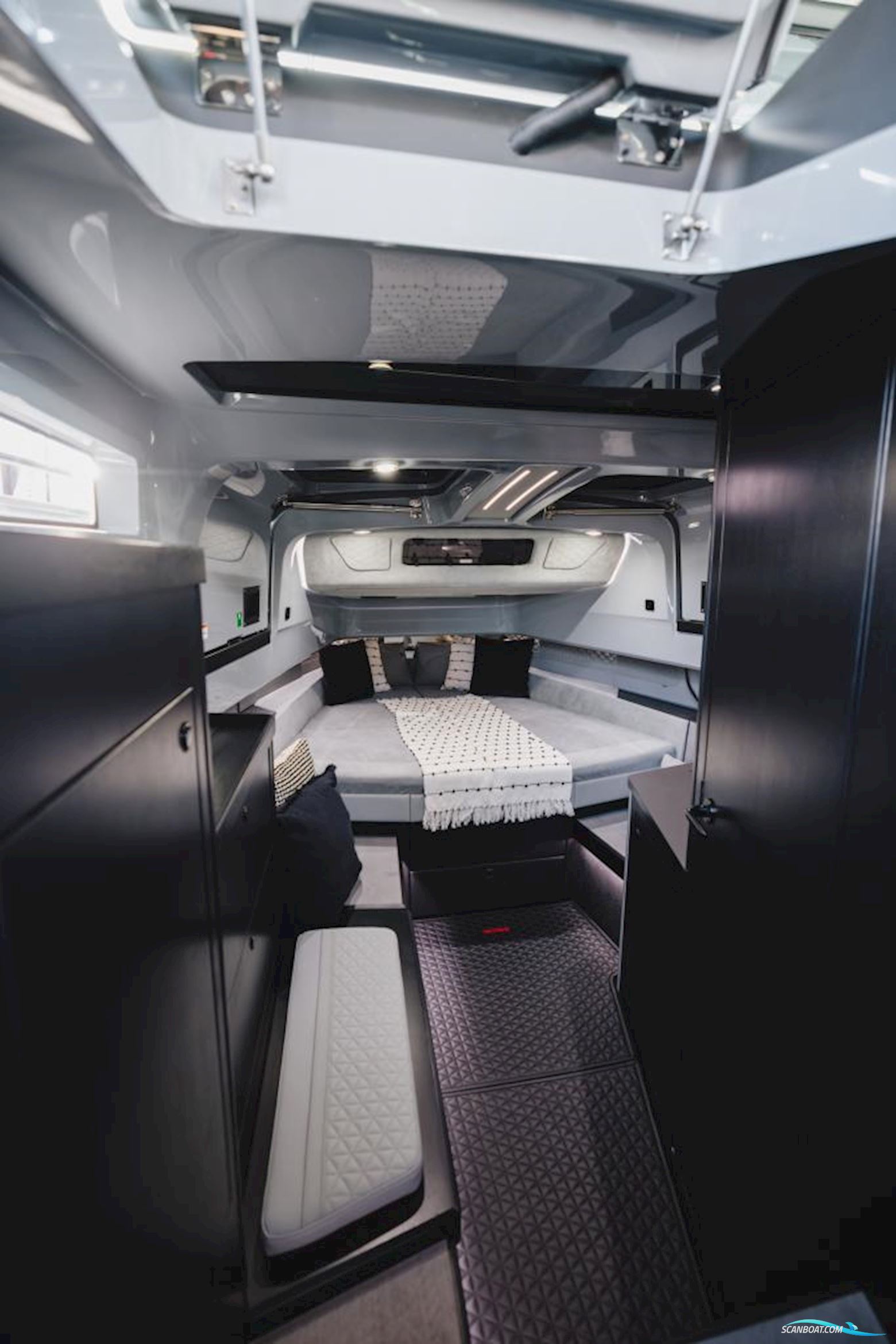 Brabus Shadow 1500 Cross Cabin