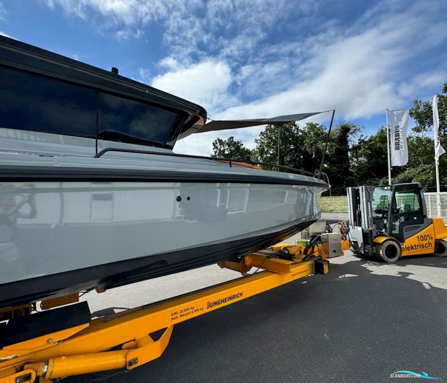 Brabus Shadow 900 Cross Cabin