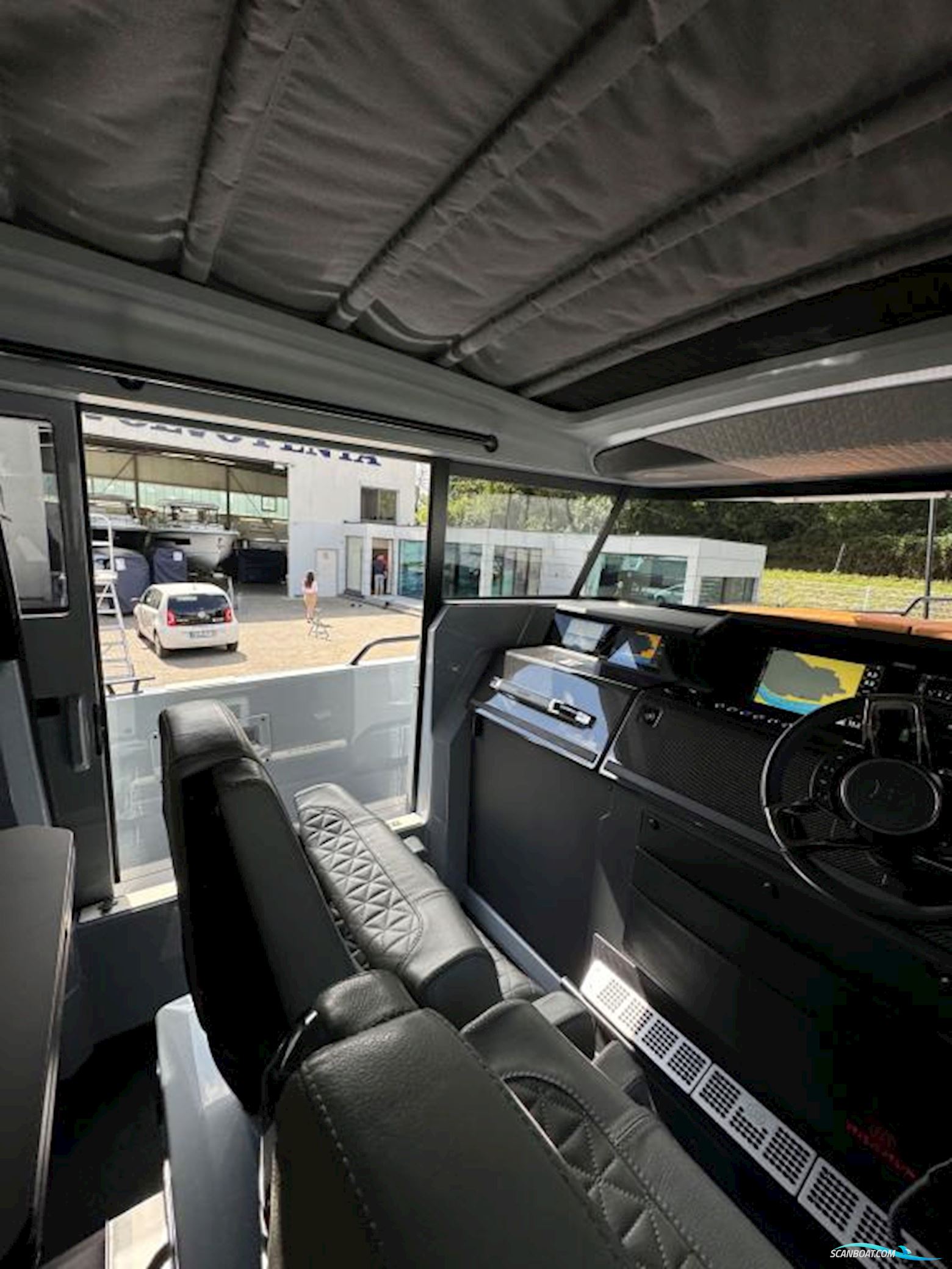 Brabus Shadow 900 Cross Cabin