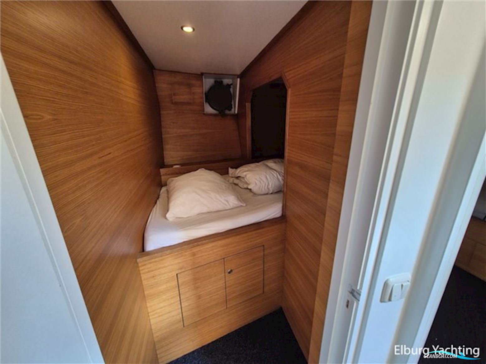 Bronsveen Spitsgatkotter 14.98