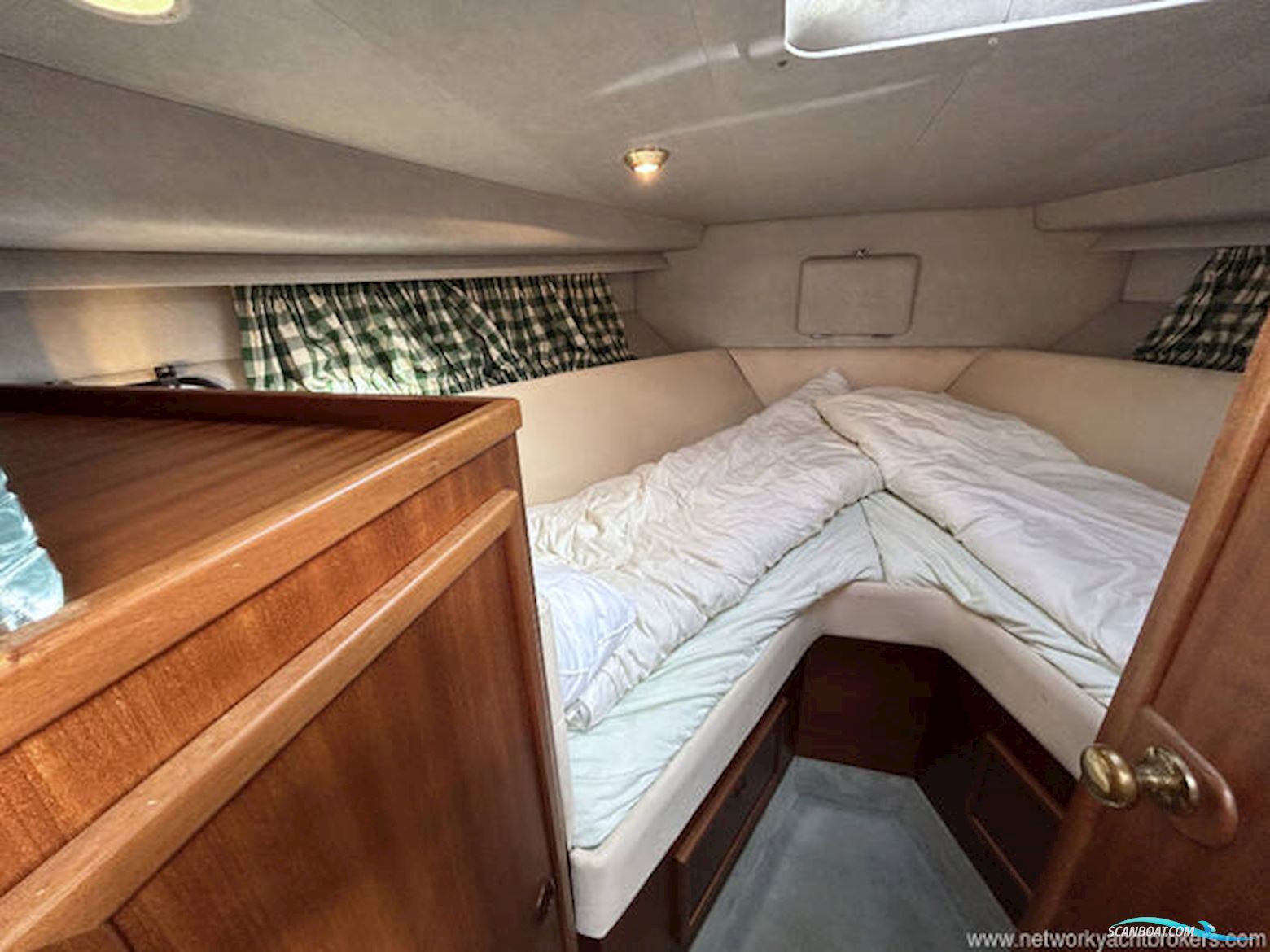 Broom 33