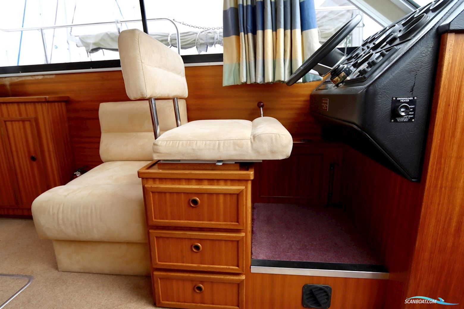 Broom 33