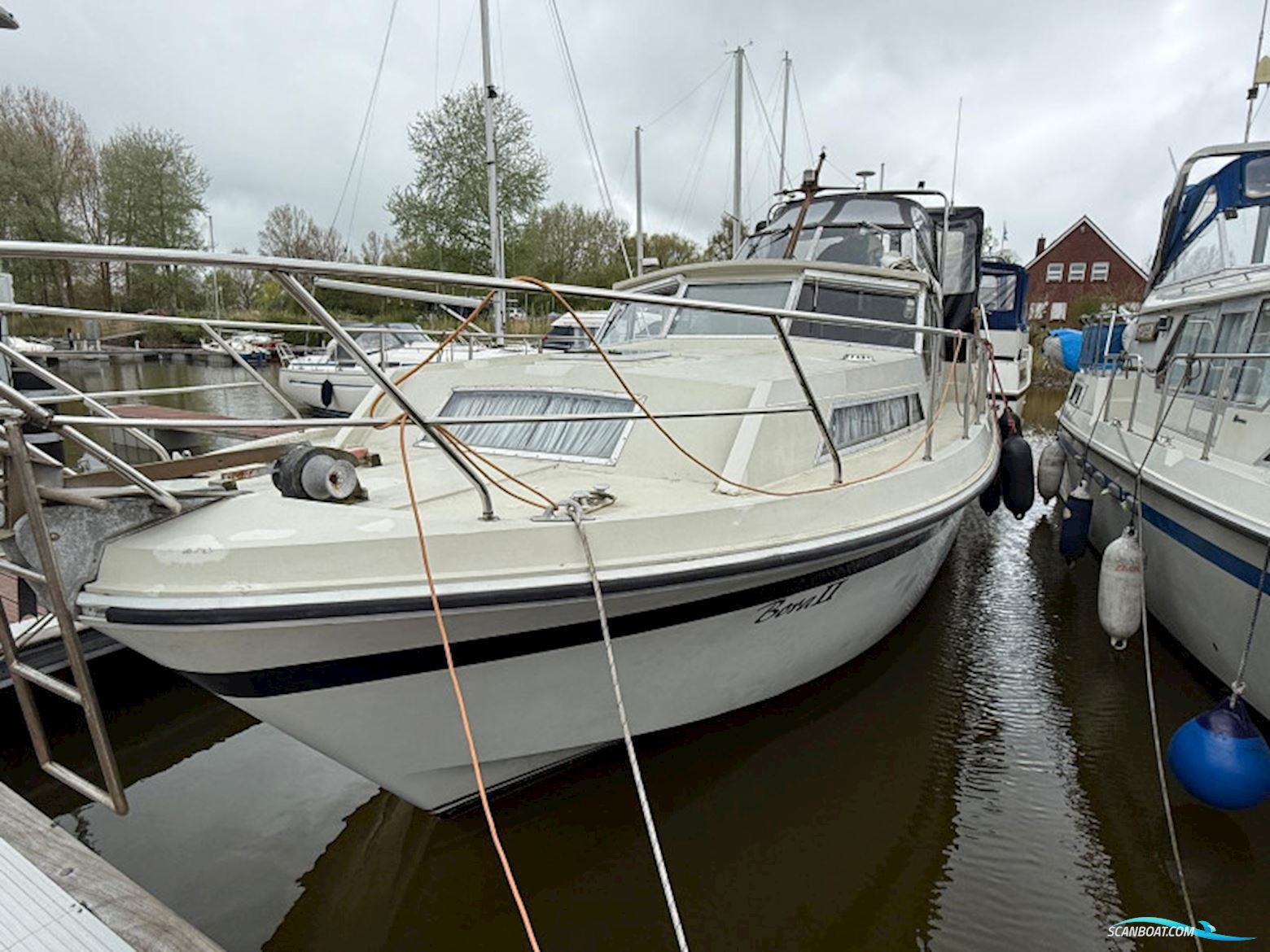 Broom 35 Motorboat 1975, with Perkins 6.354M engine, Germany