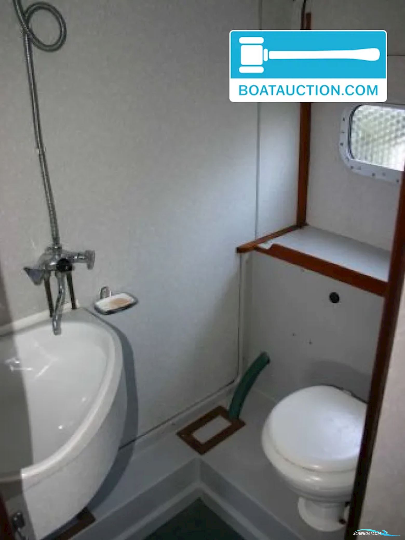 Broom 39 Continental