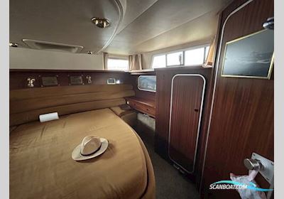 Broom Crown 37 Motorboat 1983, with Volvo Tamd 40B engine, United Kingdom