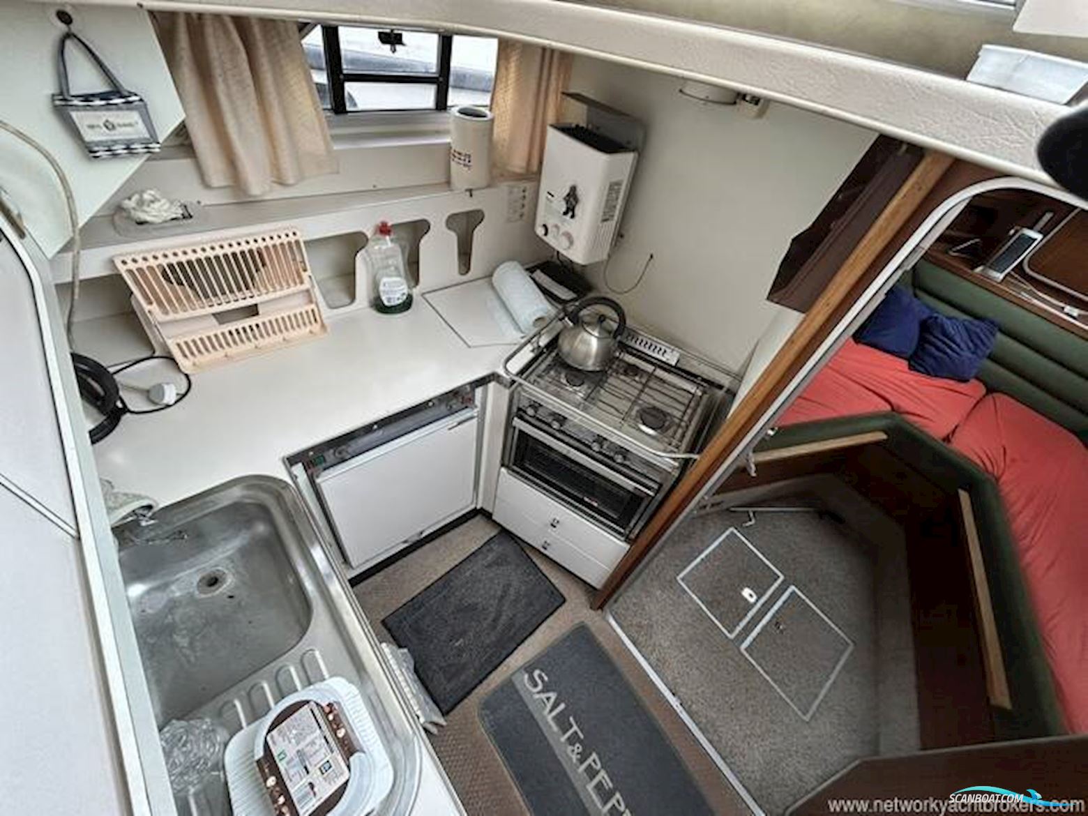 Broom Crown 37