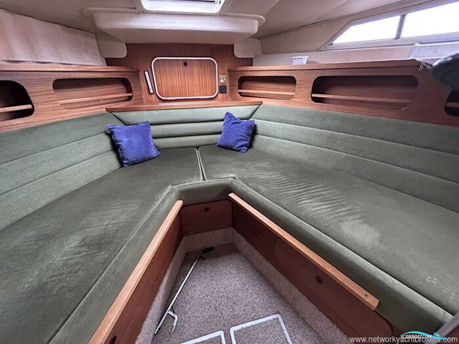 Broom Crown 37