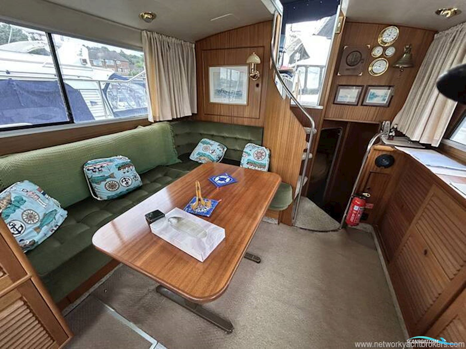 Broom Crown 37