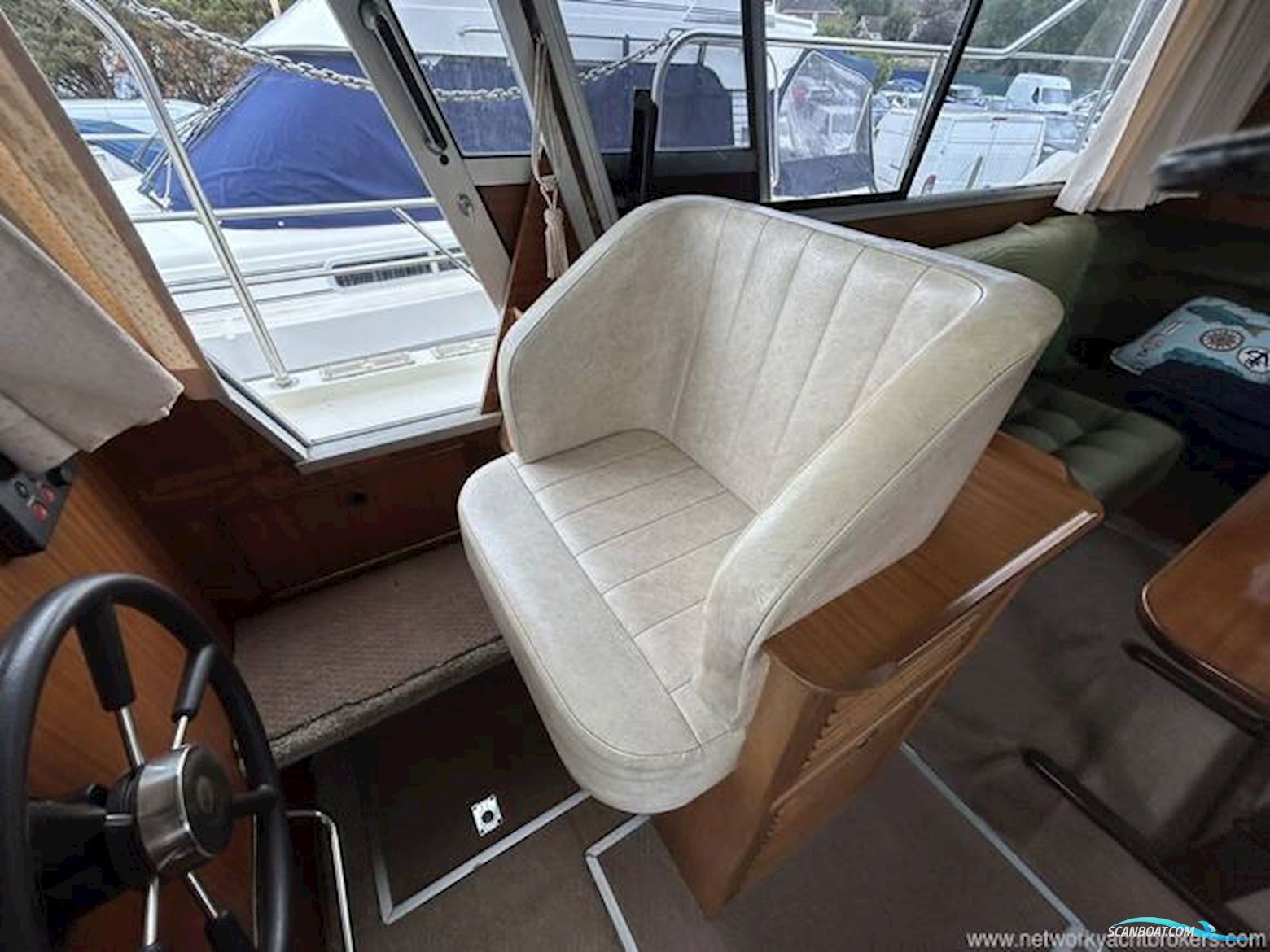 Broom Crown 37
