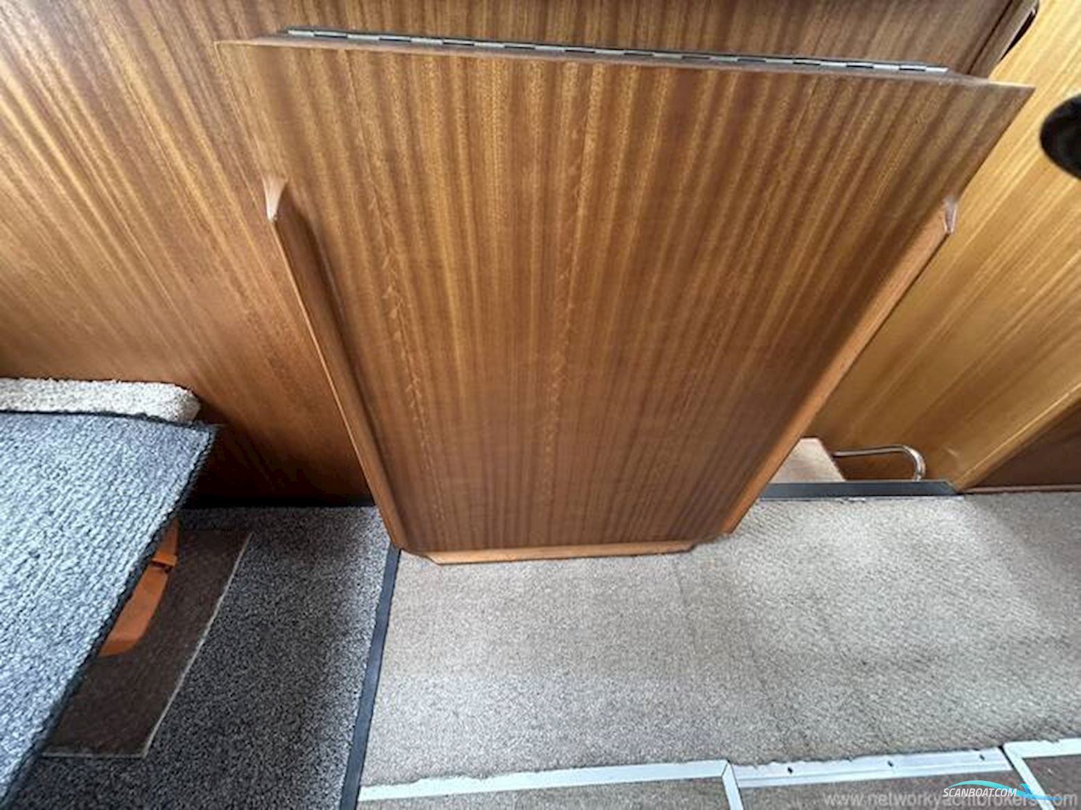 Broom Crown 37