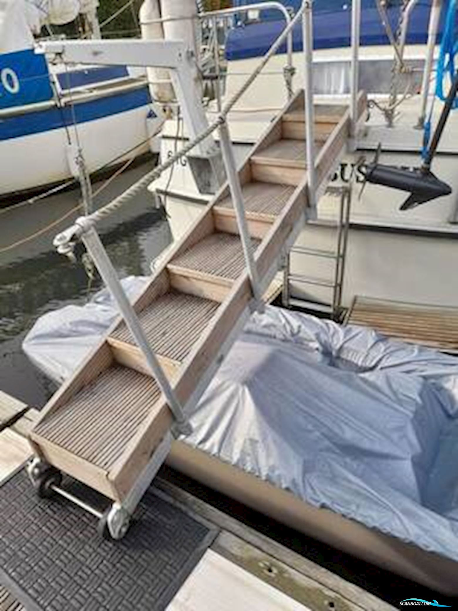 Broom Ocean 37