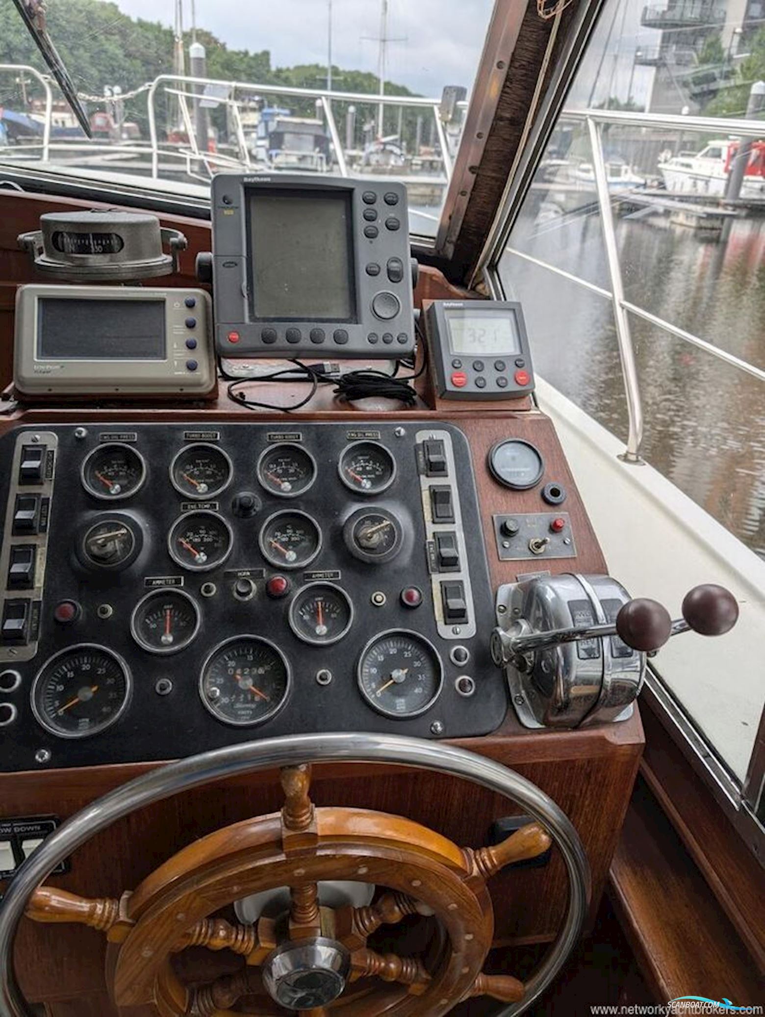 Broom Ocean 37