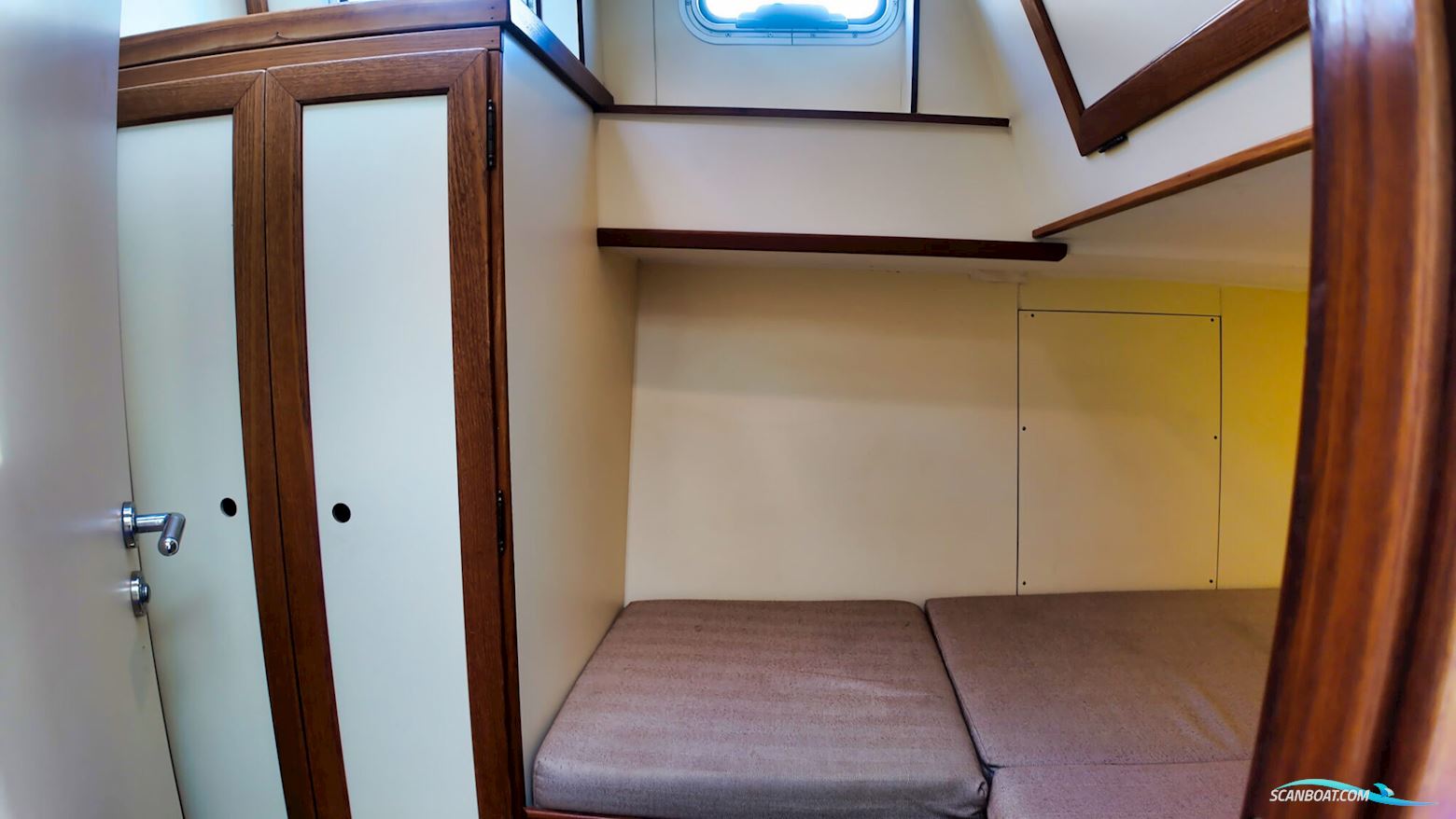 Bruce Roberts Euro 12.00 Flybridge