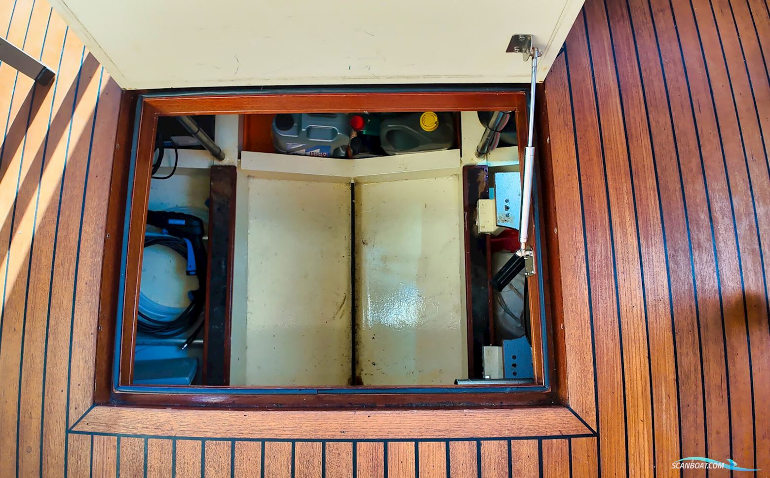 Bruce Roberts Euro 12.00 Flybridge