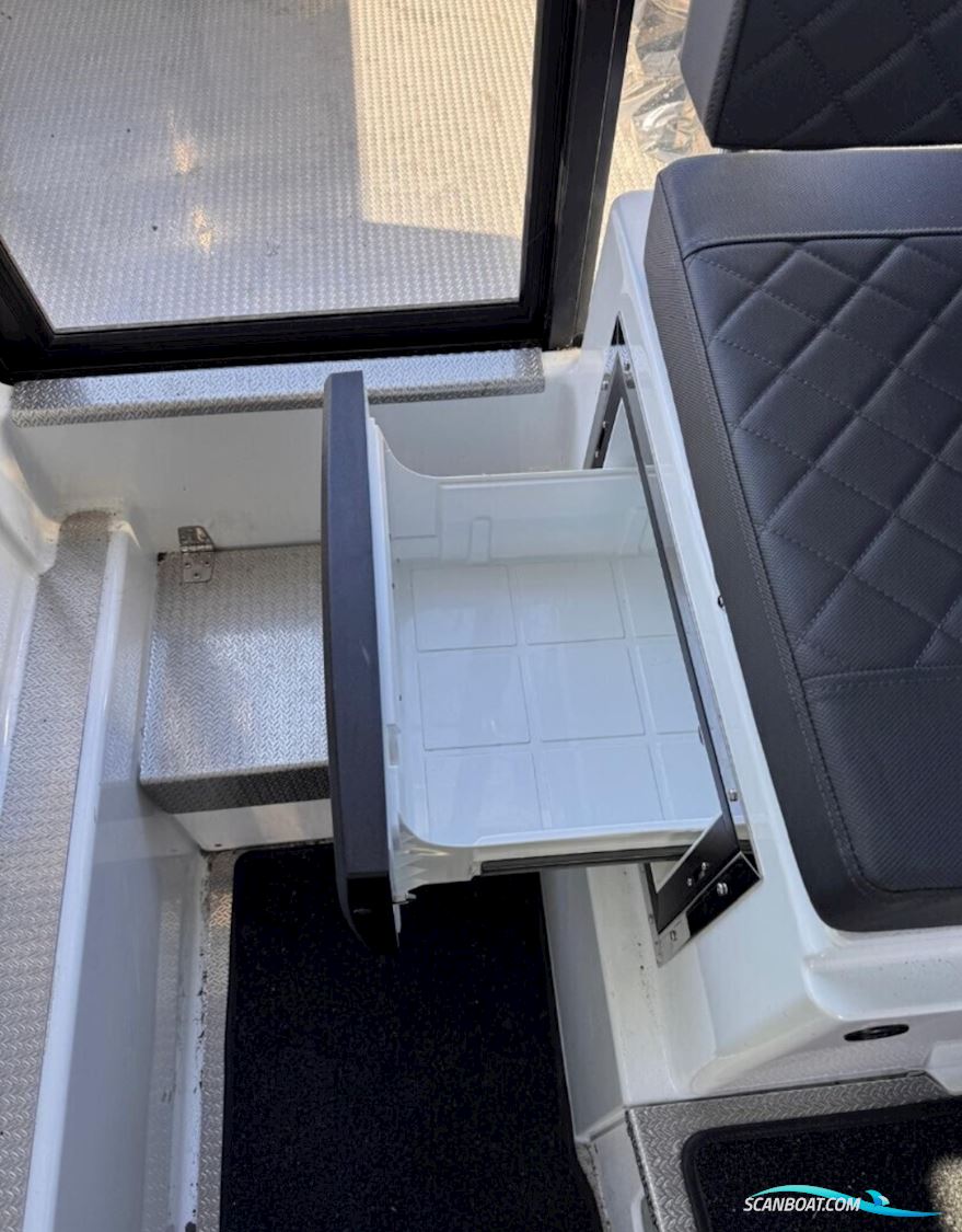 Buster Magnum Cabin / Yamaha 225HK / 2022