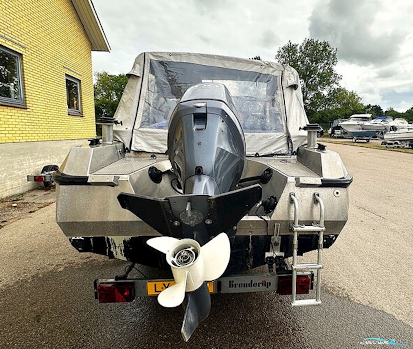 Buster XXL 2002 med Yamaha 100 hk – Robust og driftsikker klassiker