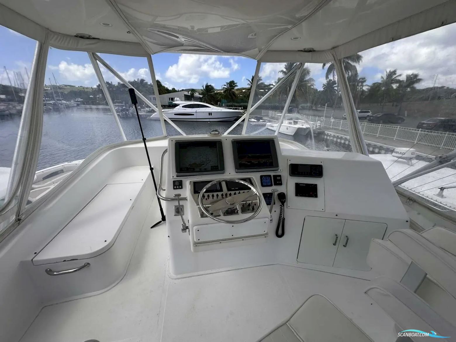 CABO Flybridge Sportfisherman