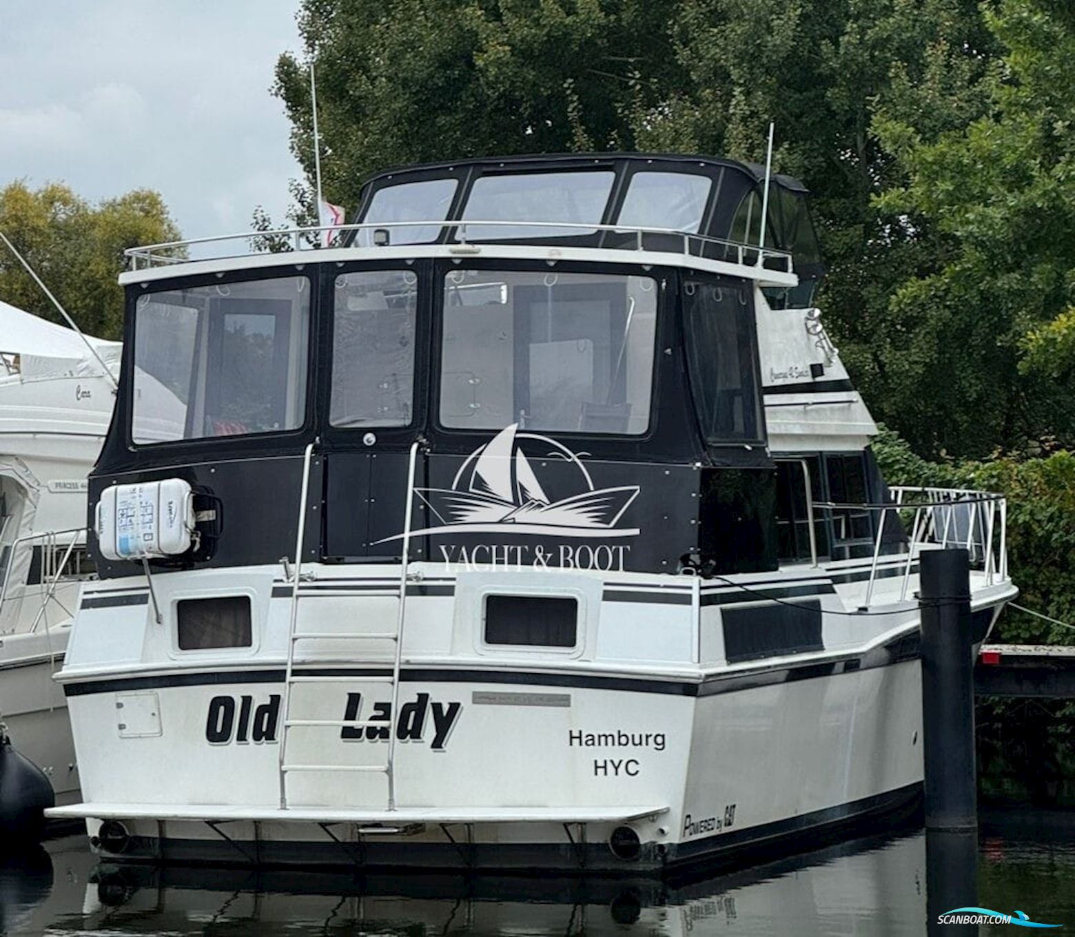 Camargue Yacht 42 Sundeck