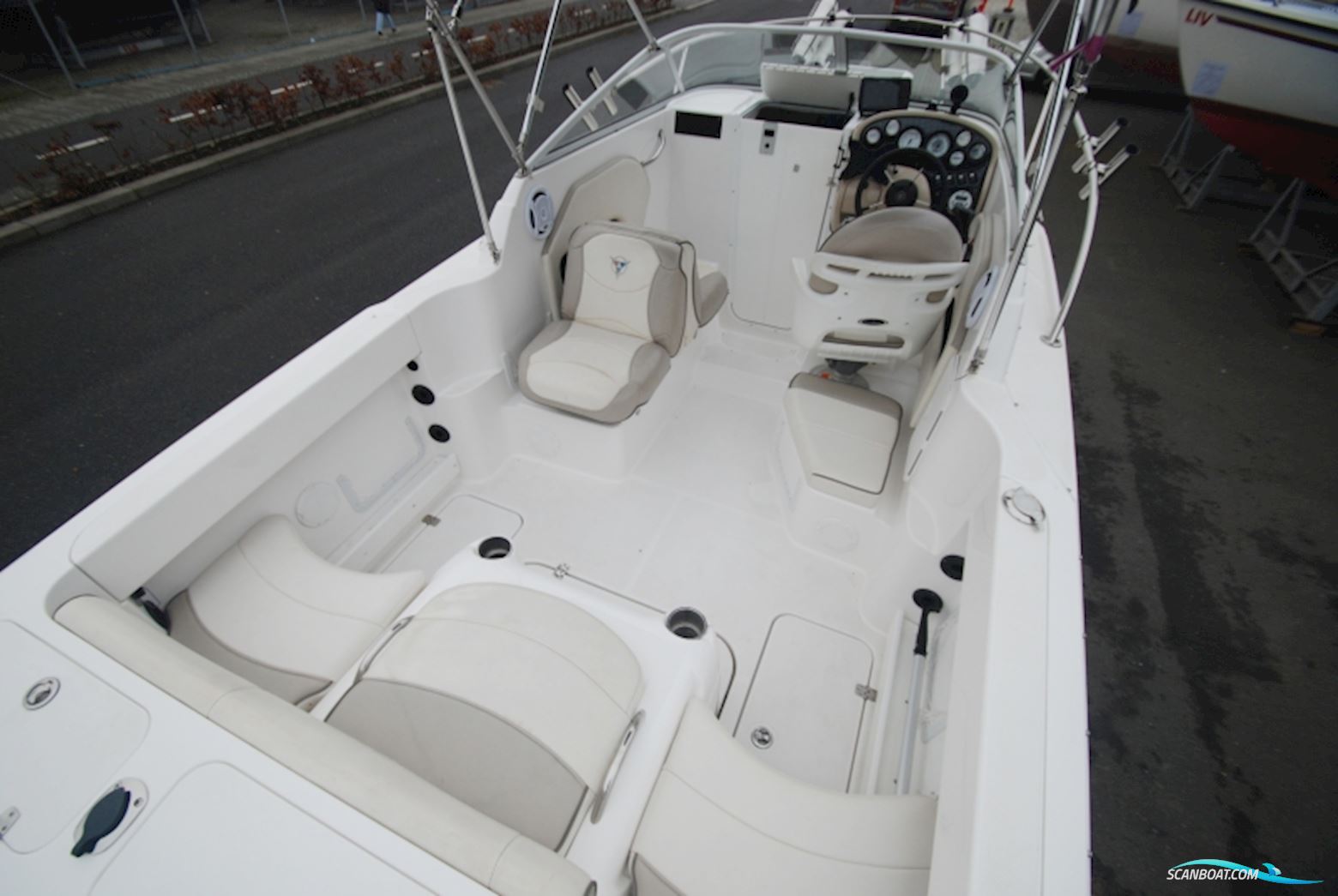 Campion 602 Explorer