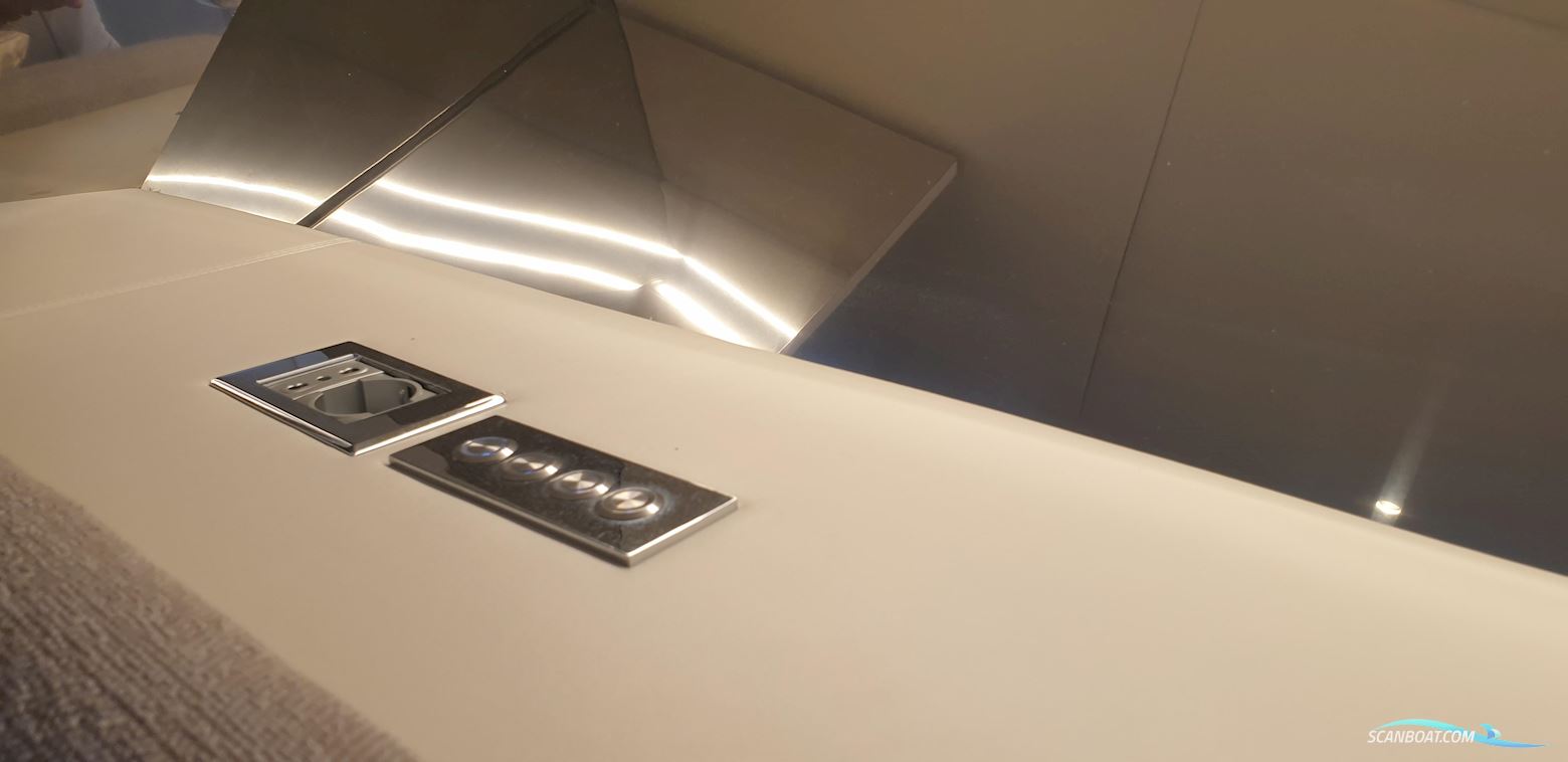 Cantieri Navali del Mediterraneo CONTINENTAL 50