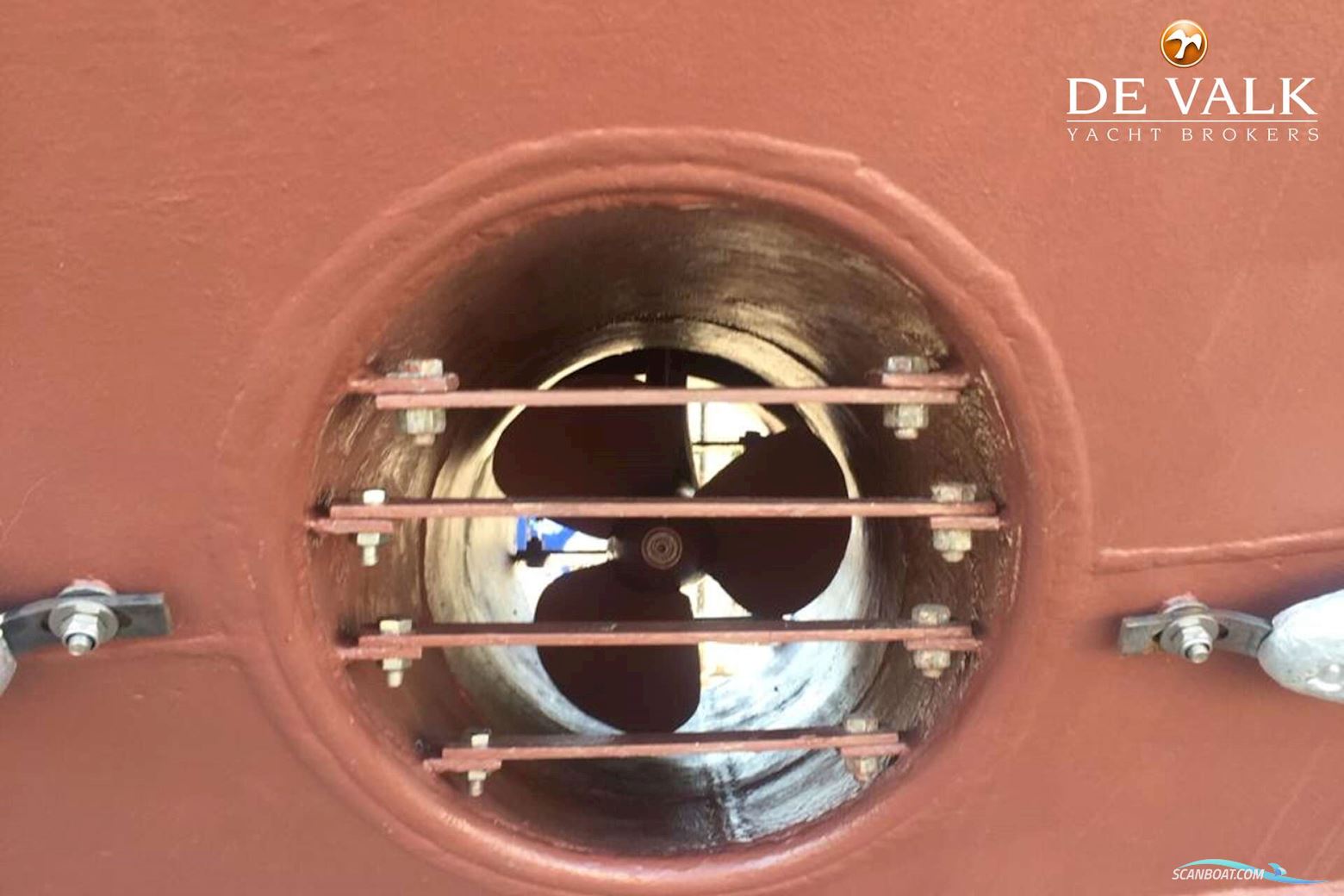 CAR/PASSENGERS FERRY 33