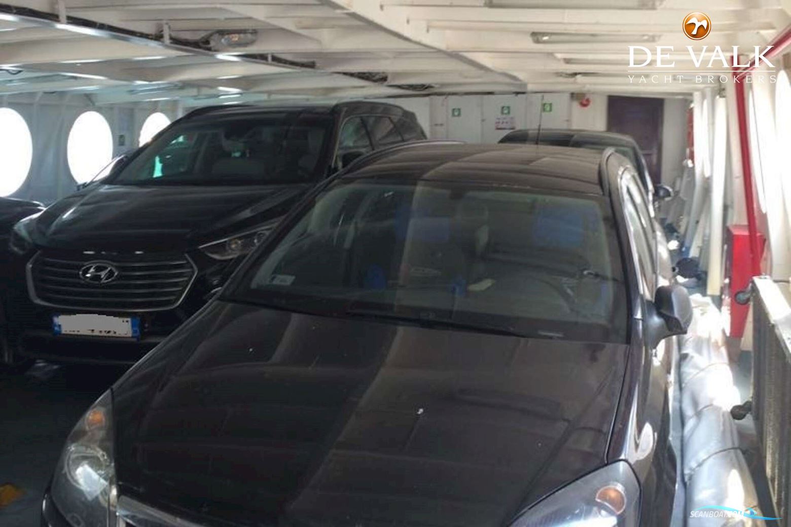 CAR/PASSENGERS FERRY 33