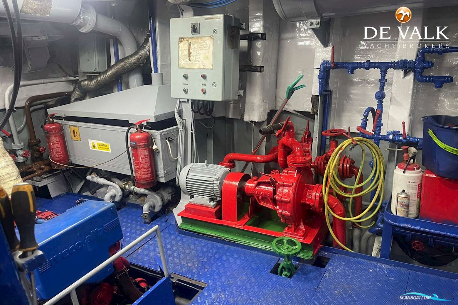 CAR/PASSENGERS FERRY 33