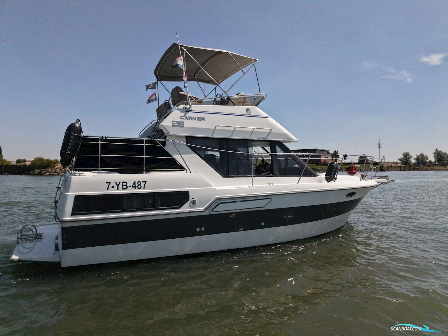 Carver 28 Flybridge