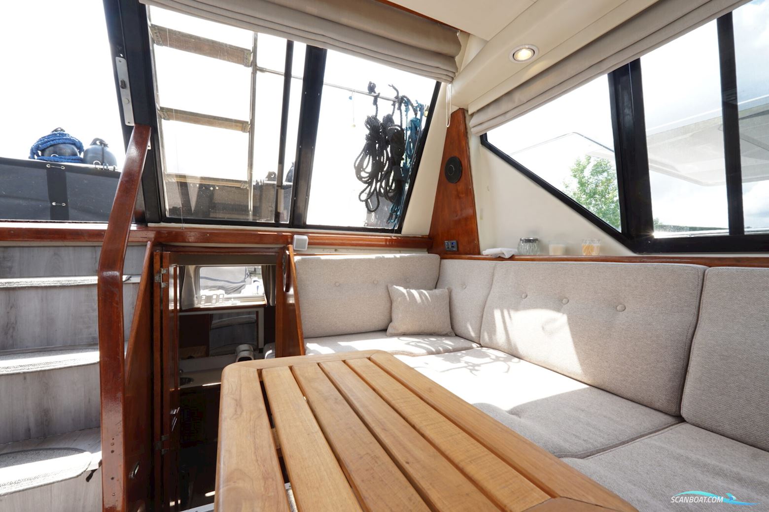 Carver 28 Flybridge