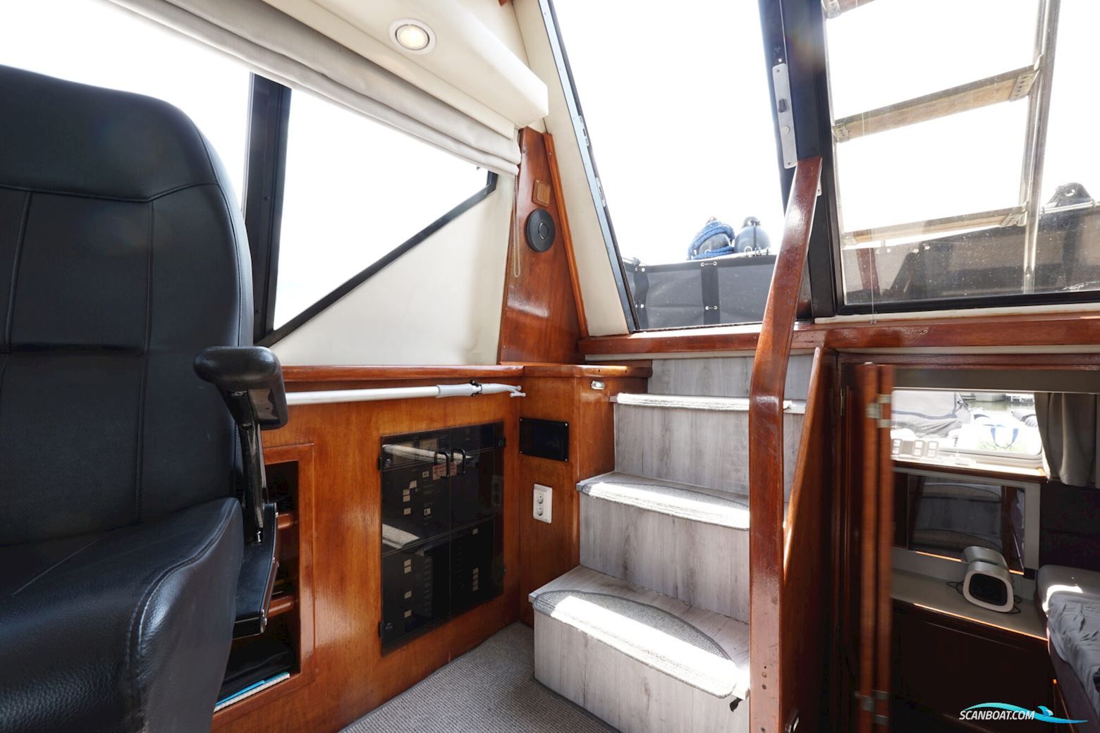 Carver 28 Flybridge