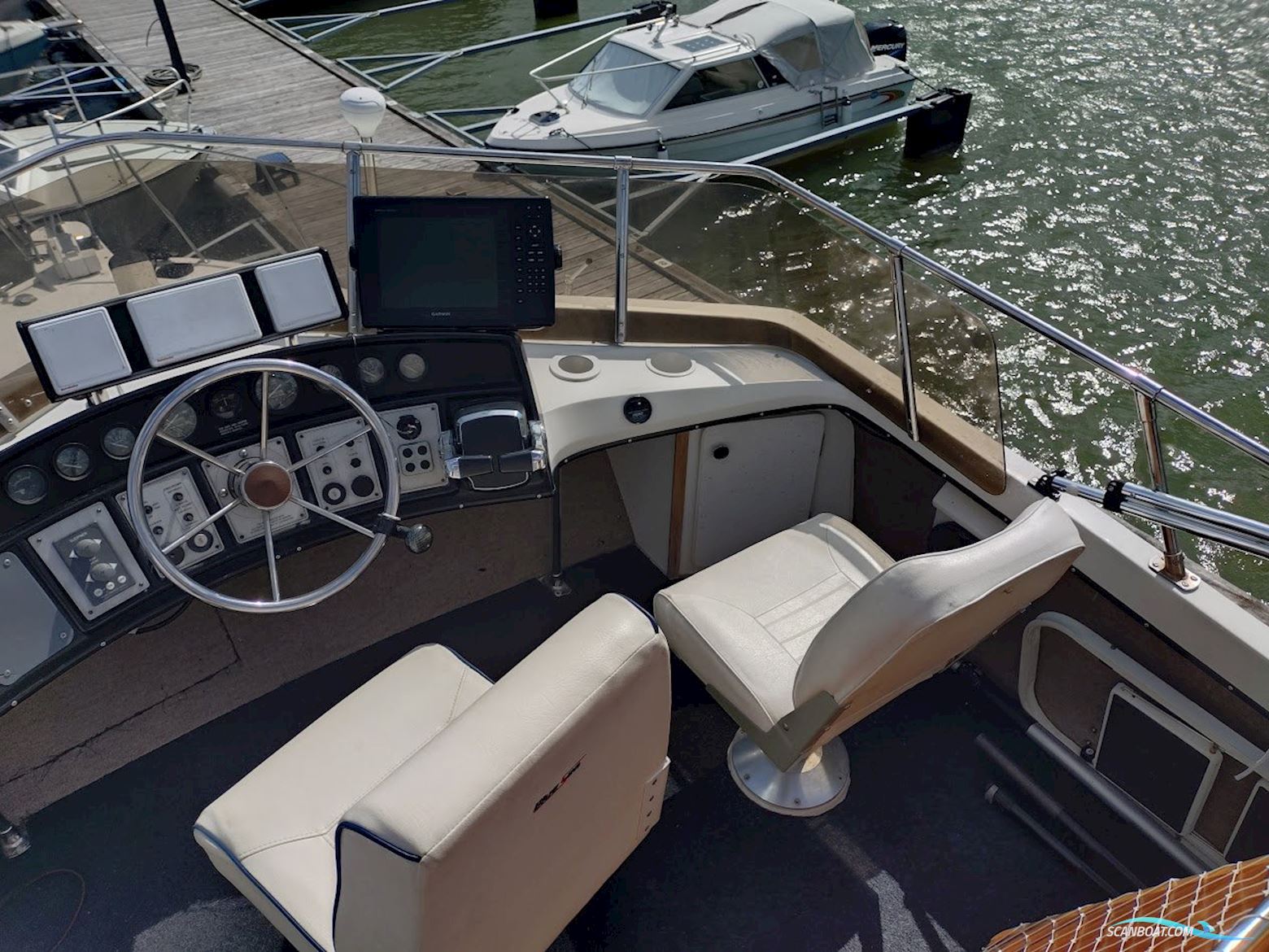 Carver 32