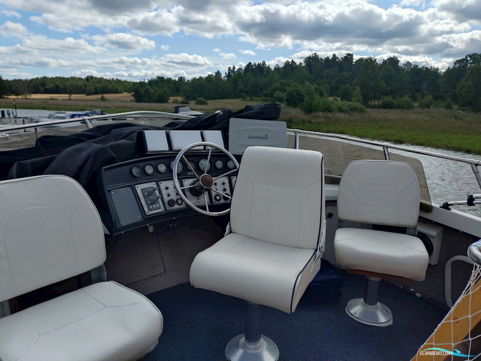 Carver 32