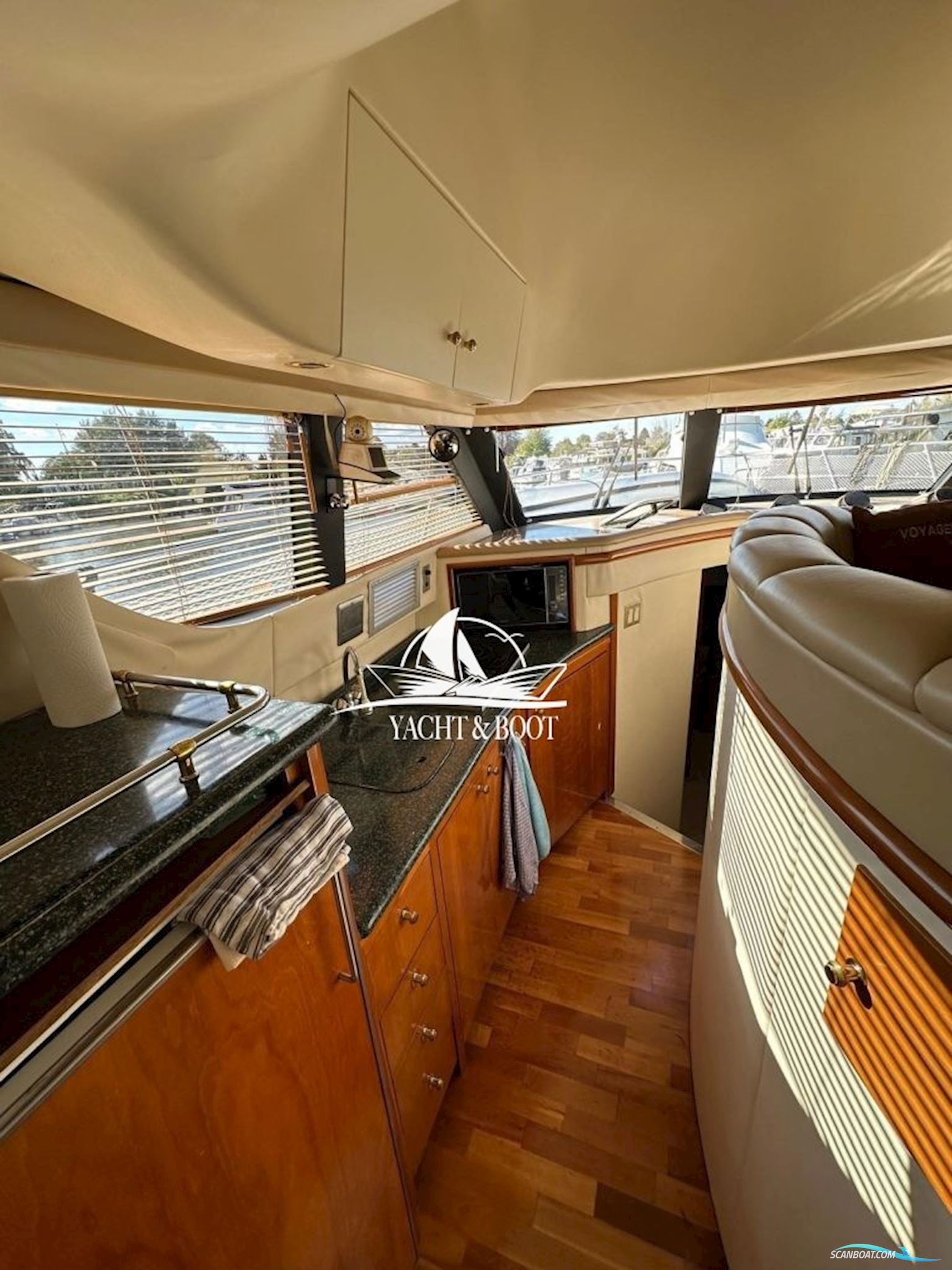 Carver 450 Voyager Pilothouse