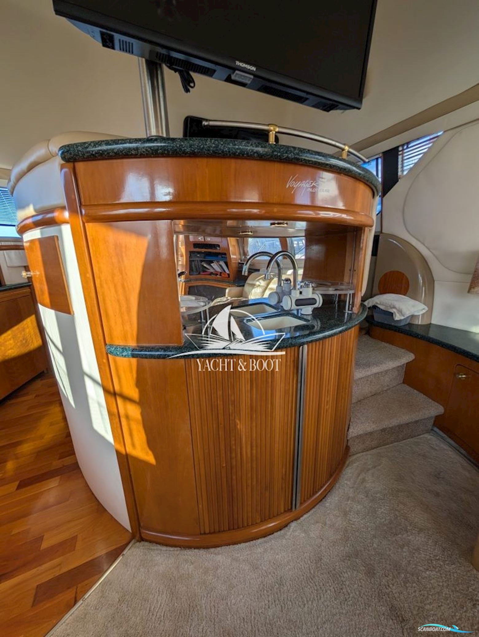 Carver 450 Voyager Pilothouse