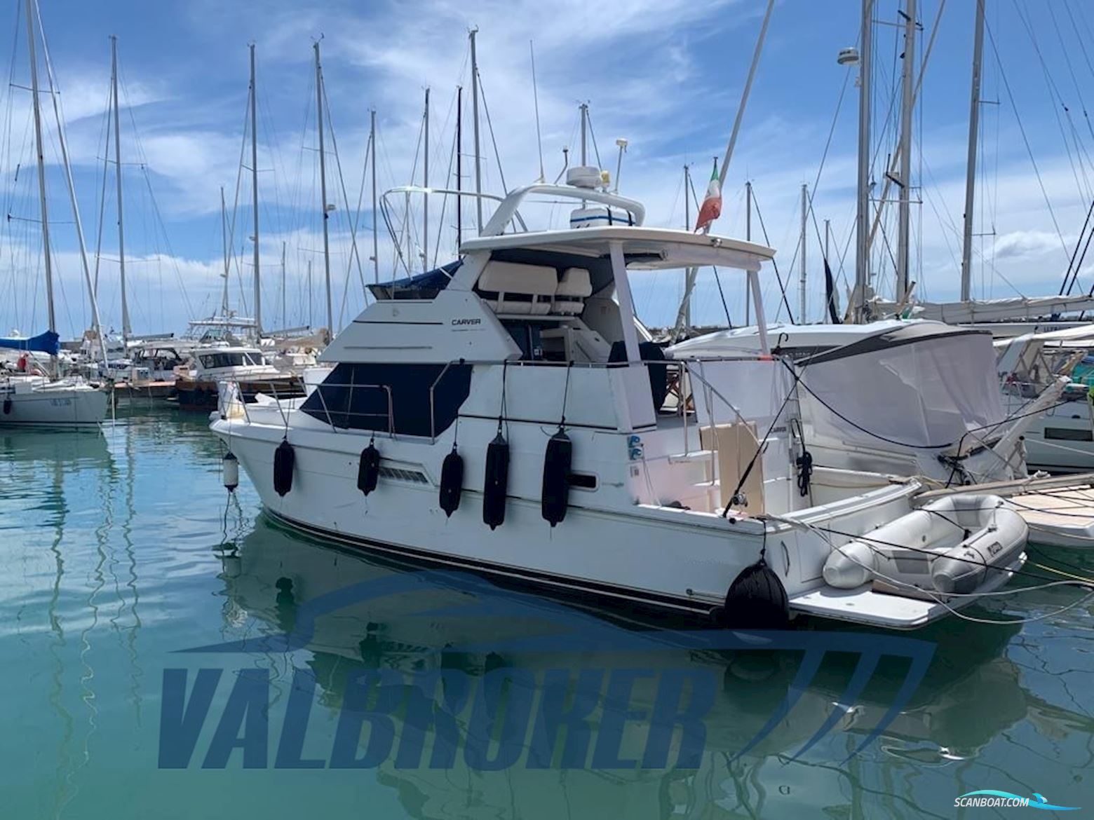 Carver Boat 400 Motorboat 1998, with Cummins 5.9 Bta engine, Italy