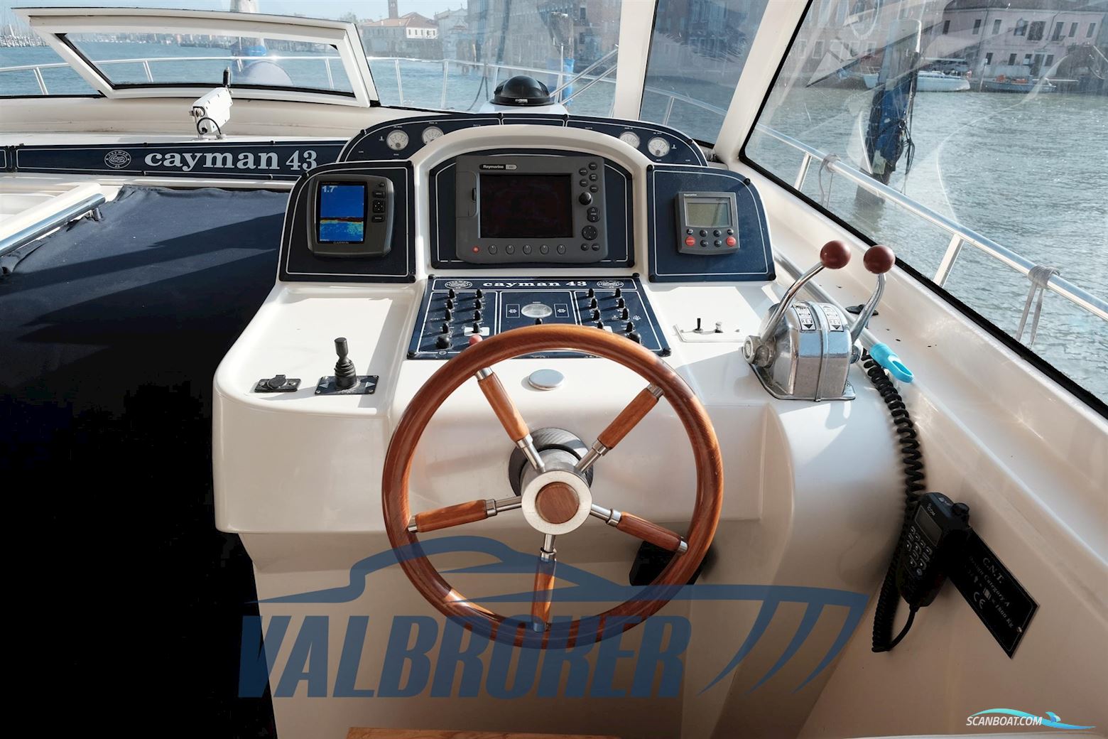 Cayman 43 WA