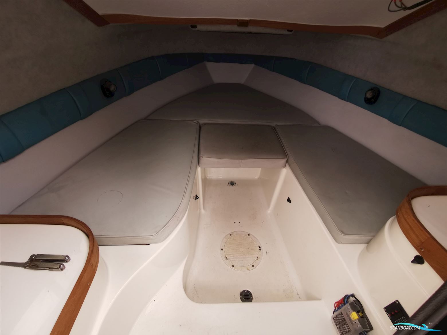 Celebrity Boats Celebrity 2300 Fish Hawk