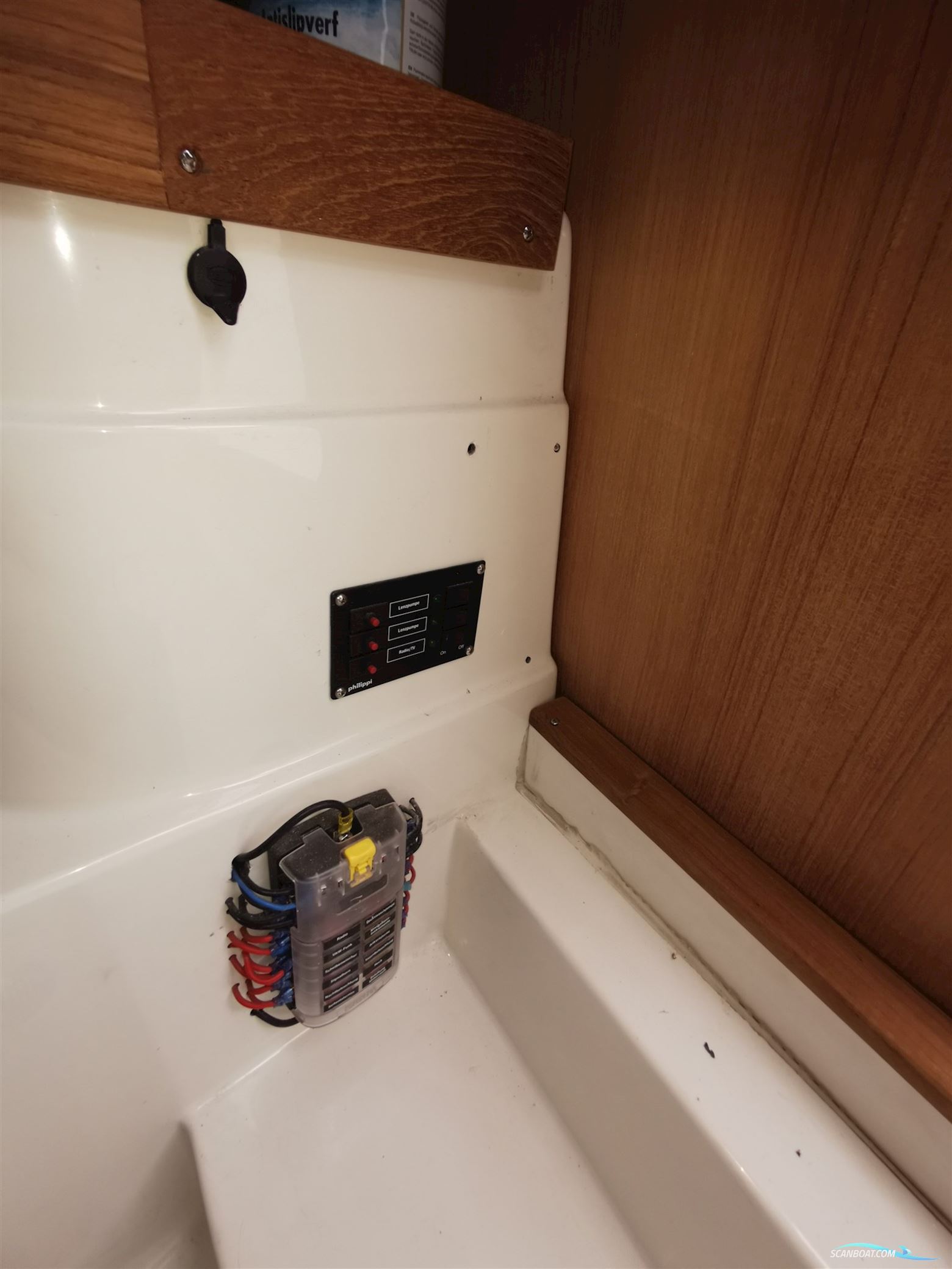 Celebrity Boats Celebrity 2300 Fish Hawk