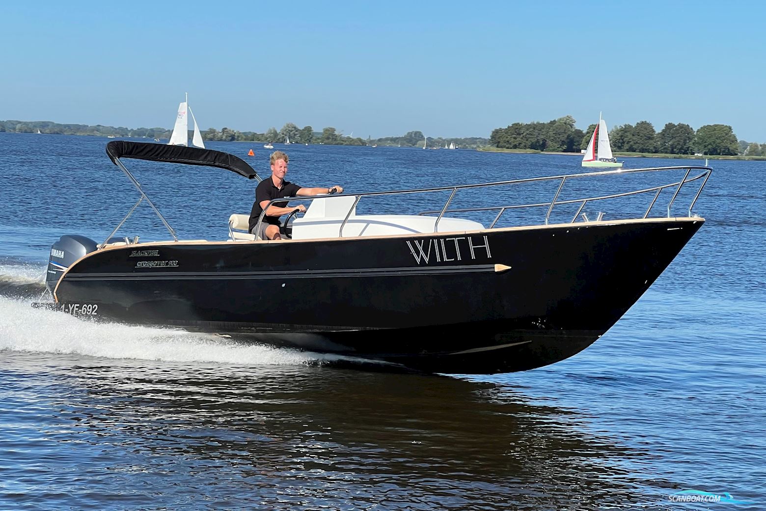 Center Console Blackfish Crossover 900 Motorboat 2011, with Yamaha engine, The Netherlands