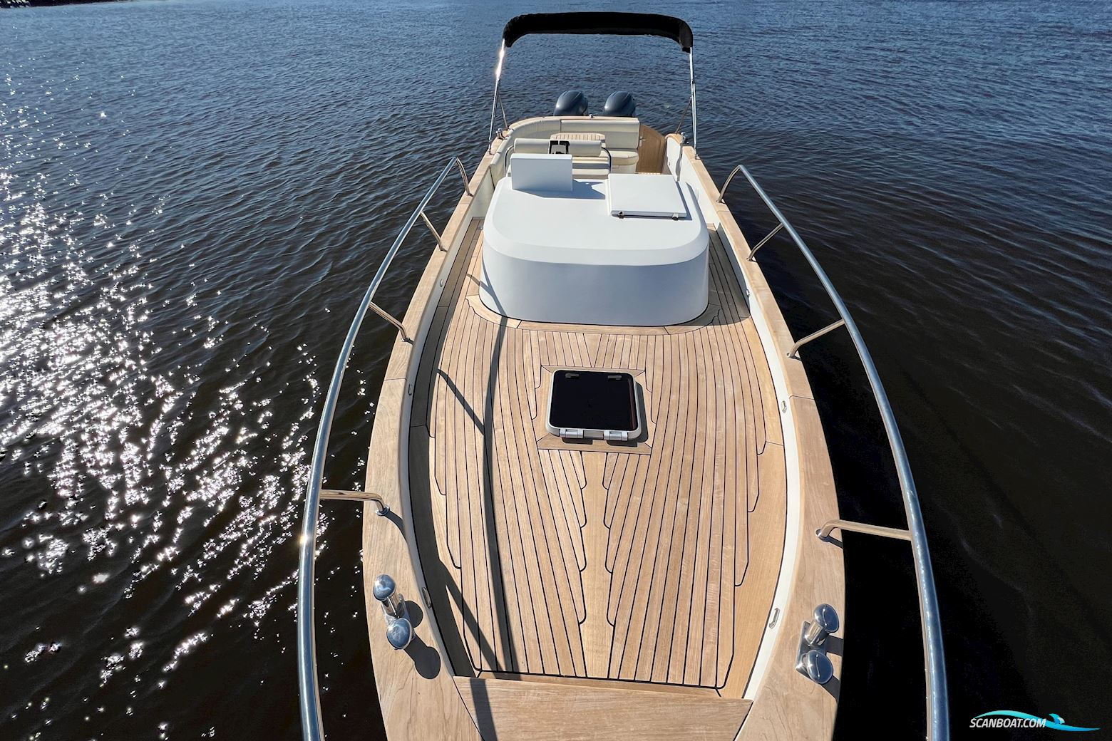 Center Console Blackfish Crossover 900