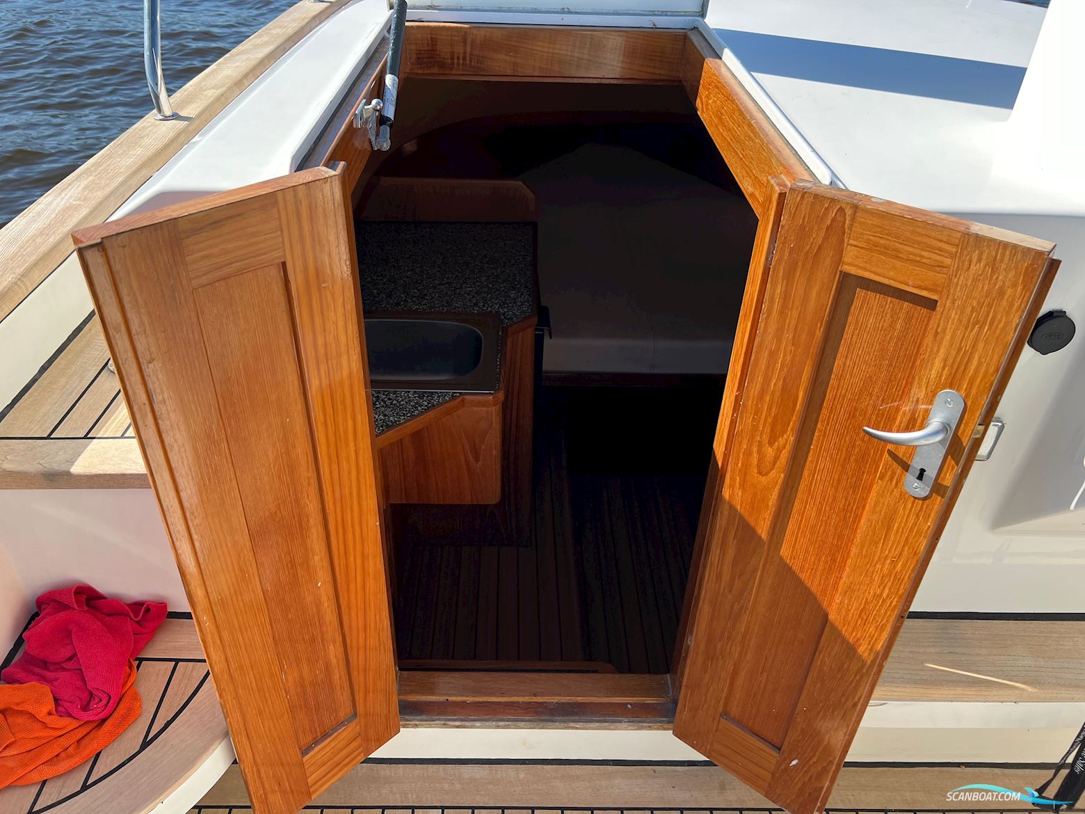 Center Console Blackfish Crossover 900