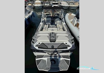 Centurion RI 265 Motorboat 2022, with Pcm 6.2 engine, France