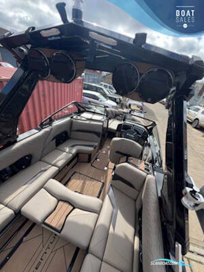 Centurion Ri245 Motorboat 2024, with Pcm ZZ6 engine, United Kingdom