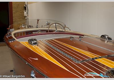 Century Seamaid Motorboat 1948, with Gray Marine engine, Sweden