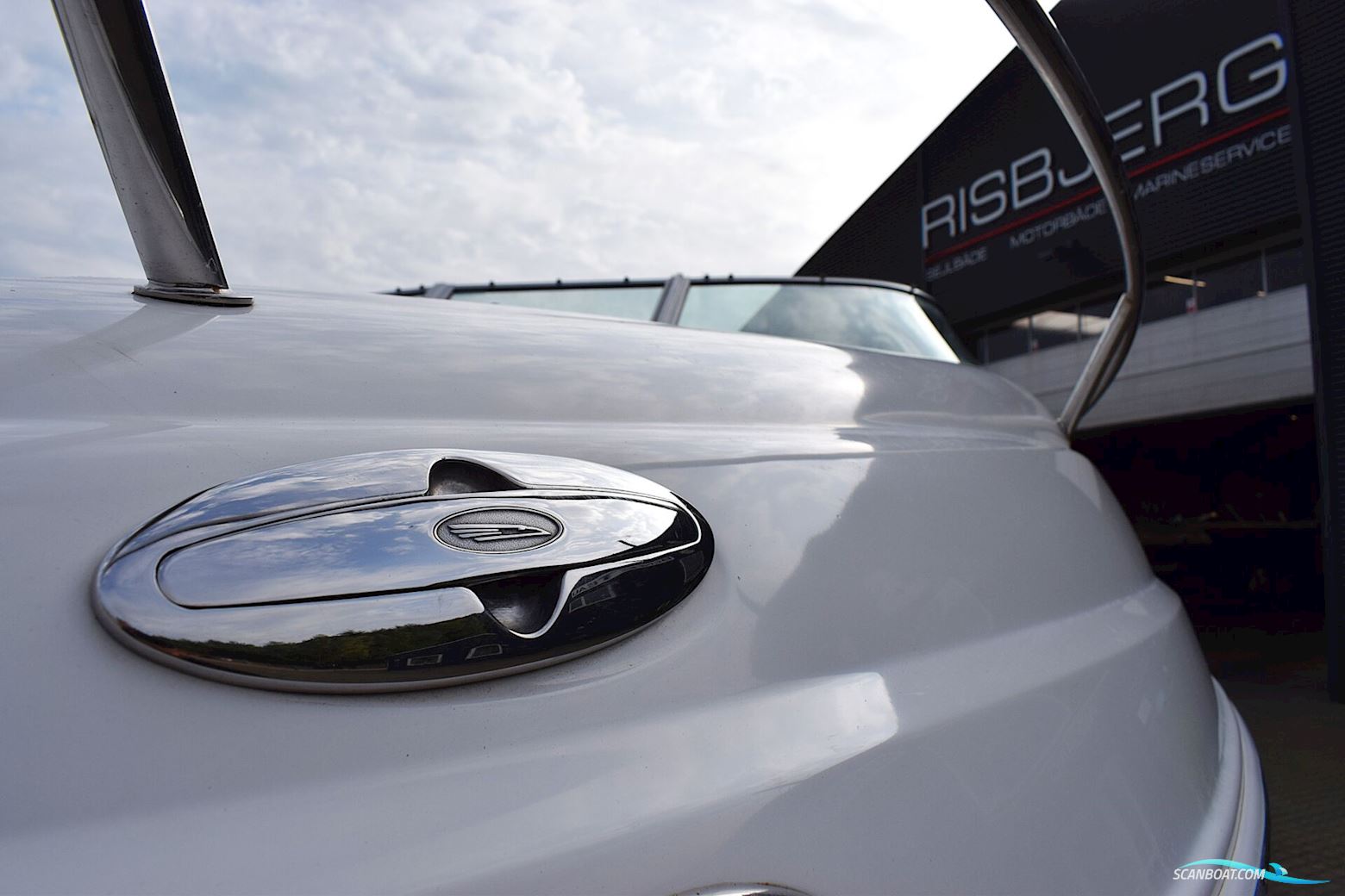 Chaparral 215 Ssi m/ Mercruiser 5,0 Mpi –