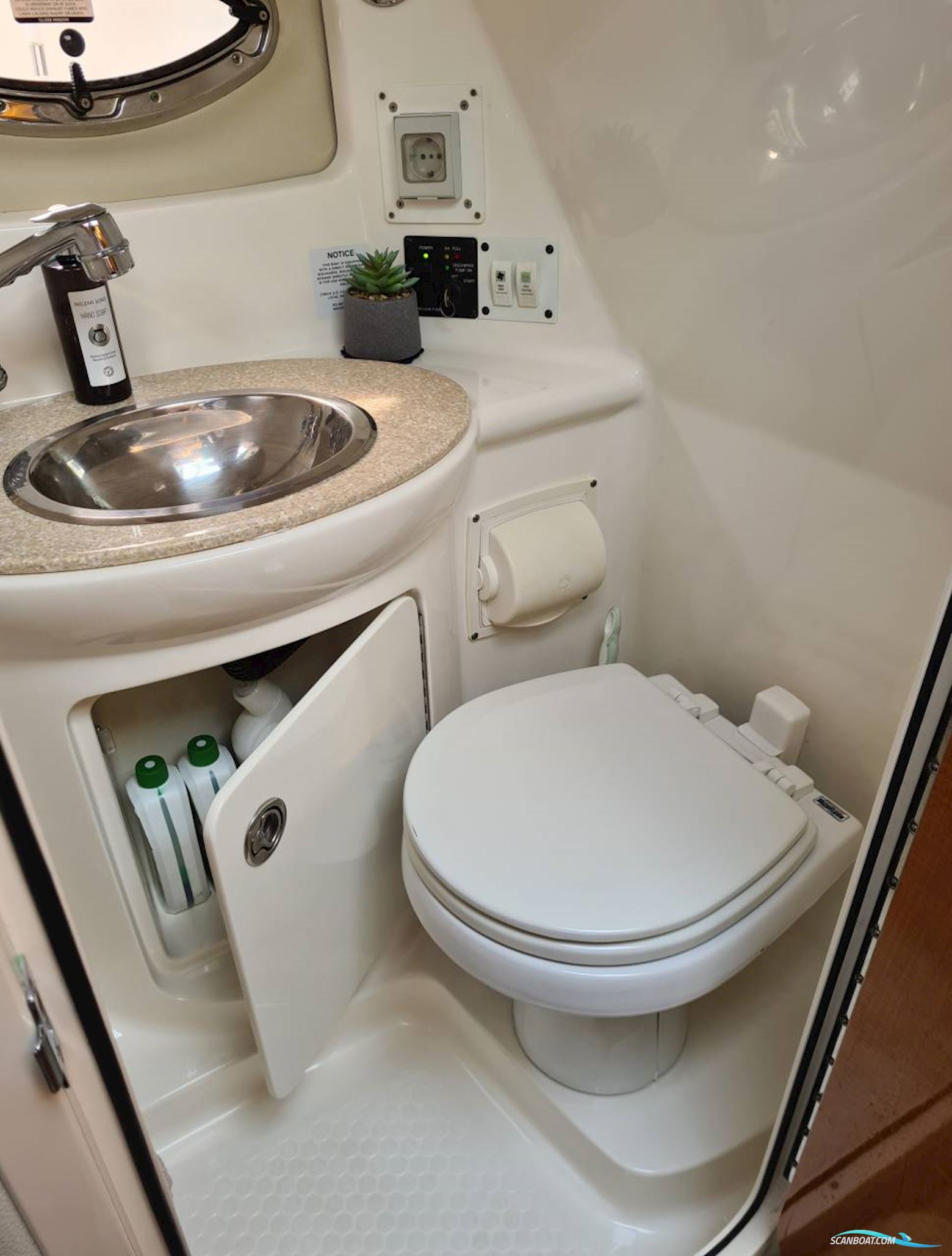 Chaparral 240 Signature - Volvo Penta 5,0 Gxi